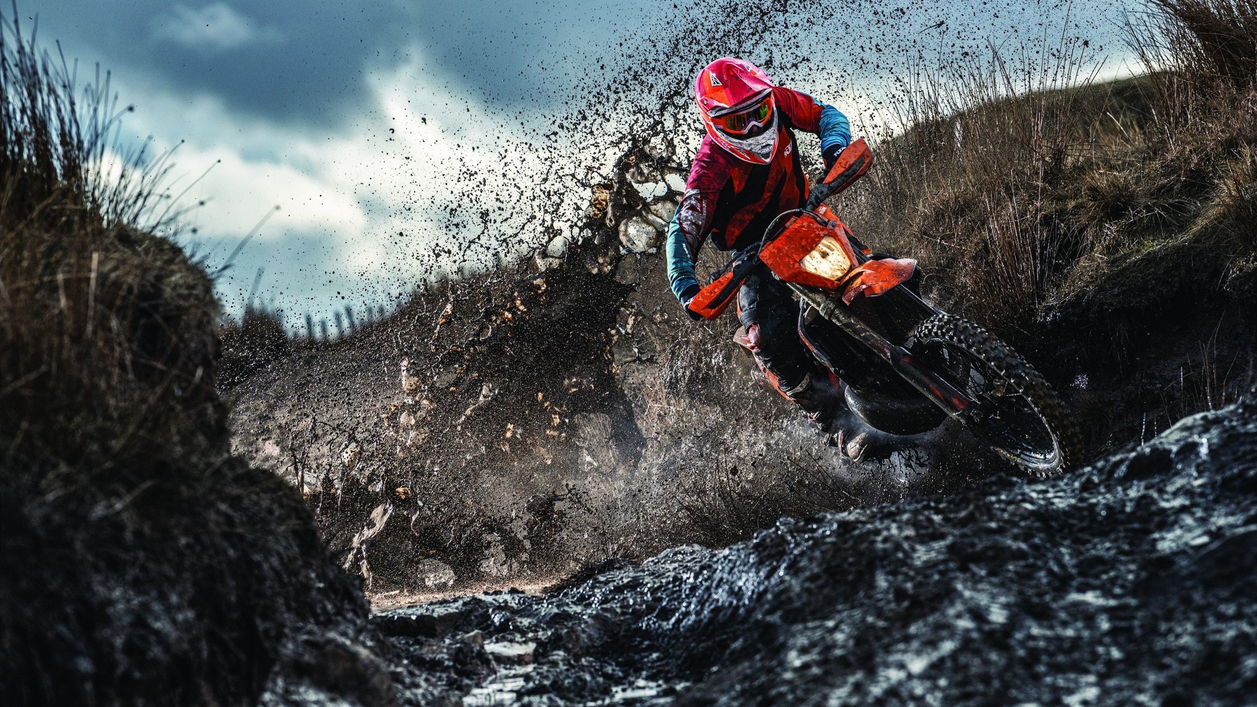 “骑士精神”——车手不屈不挠的拼搏故事，骑士和车手